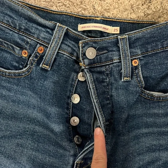Levi’s ribcage straight ankle jeans - Picture 3 of 5
